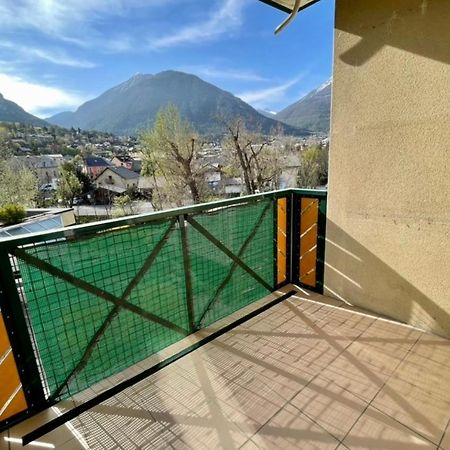 Bright 50 M With Balcony And View On The Valley Бриансон Экстерьер фото